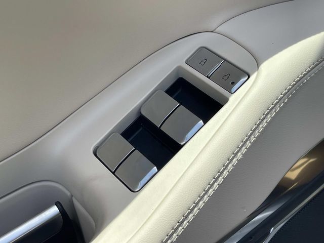 New 2027 Lincoln Navigator Premiere AWD/4WD image 24