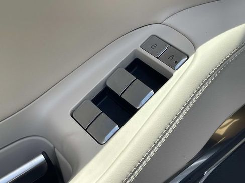 New 2027 Lincoln Navigator Premiere AWD/4WD image 24