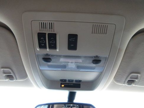 Used 2013 Cadillac Escalade Platinum AWD/4WD image 33