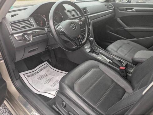Used 2016 Volkswagen Passat 1.8T SE image 10