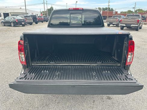 Used 2019 Nissan Frontier SV image 5