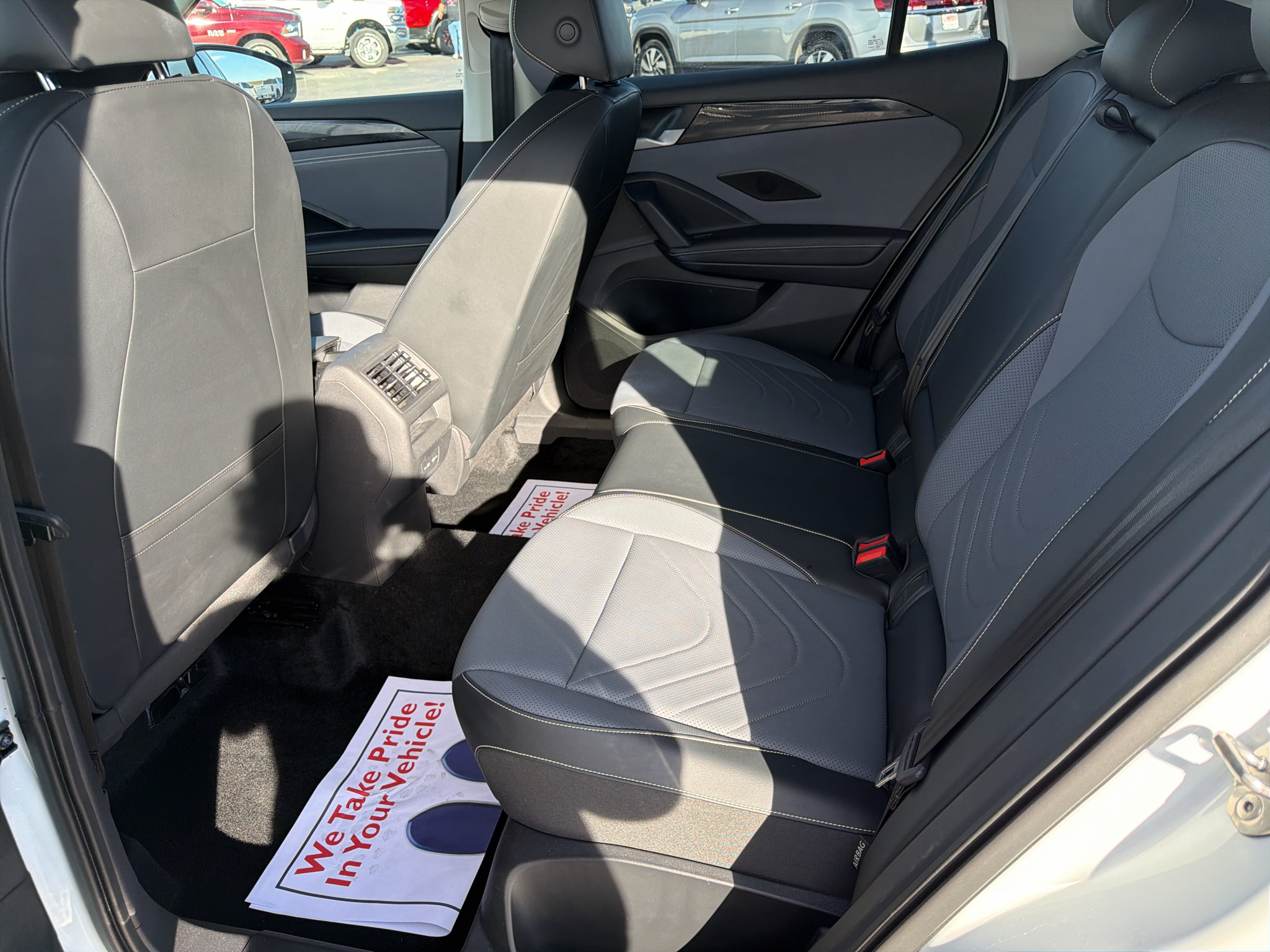 Used 2026 Volkswagen Tiguan SE AWD/4WD image 14