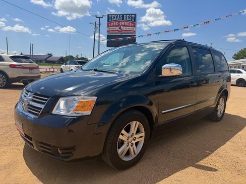 Used 2008 Dodge Grand Caravan SXT FWD image 1