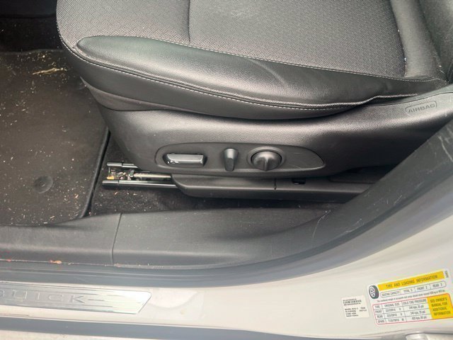 Used 2023 Buick Encore GX Select w/ Sport Touring Package FWD image 25