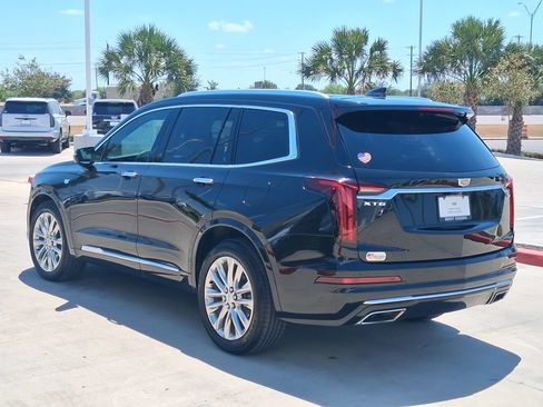 Used 2022 Cadillac XT6 Premium Luxury FWD image 4