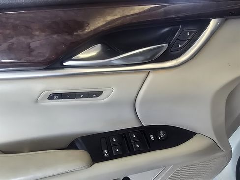 Used 2014 Cadillac XTS Luxury w/ Driver Awareness Package image 17