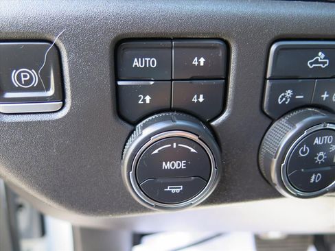 Used 2023 Chevrolet Silverado 1500 LT Trail Boss w/ Protection Package image 10