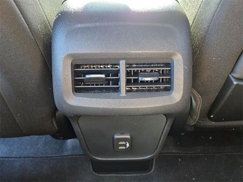 Used 2022 GMC Terrain SLE w/ Driver Convenience Package image 11