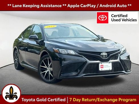 Used 2024 Toyota Camry SE image 1