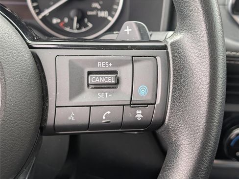 Used 2023 Nissan Rogue SV image 22