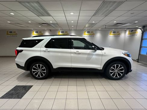 New 2026 Ford Explorer ST-Line AWD/4WD image 3