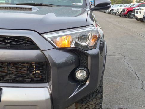 Used 2019 Toyota 4Runner TRD Off-Road Premium AWD/4WD image 12