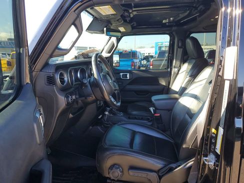 Used 2020 Jeep Gladiator Overland w/ Advanced Safety Group image 5