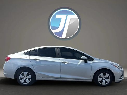Used 2018 Chevrolet Cruze LS FWD image 7