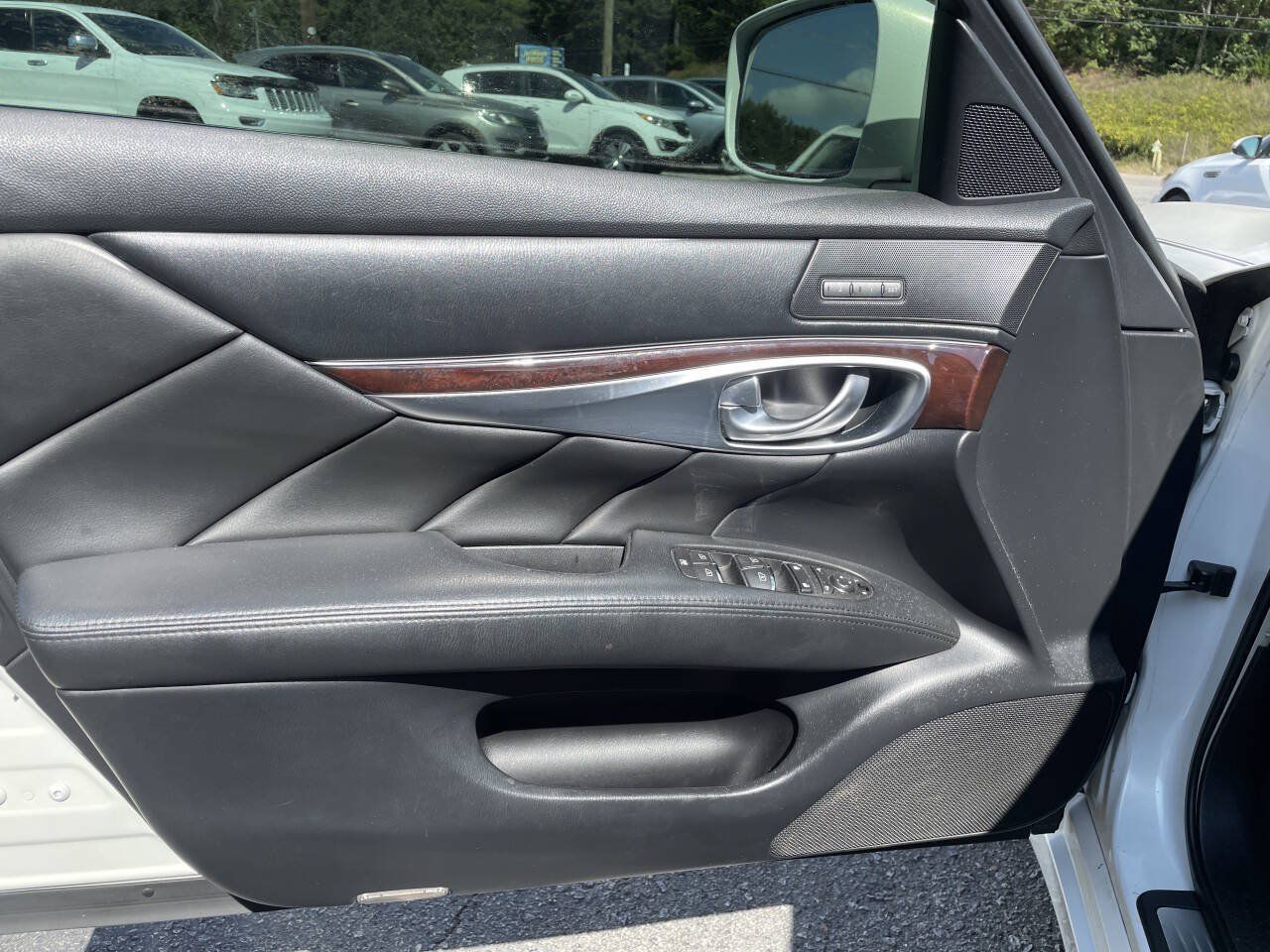 Used 2013 INFINITI M37 w/ Premium Pkg RWD image 10