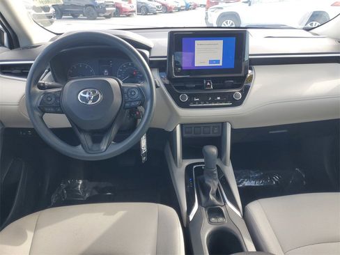 Used 2023 Toyota Corolla Cross L image 10