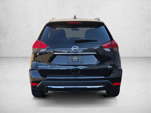 Used 2017 Nissan Rogue SV image 7