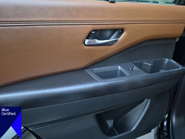 Used 2025 Nissan Pathfinder Platinum w/ Cargo Package FWD image 32