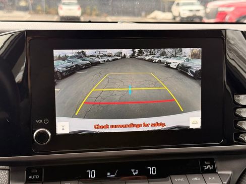 Used 2025 Toyota Camry SE image 36