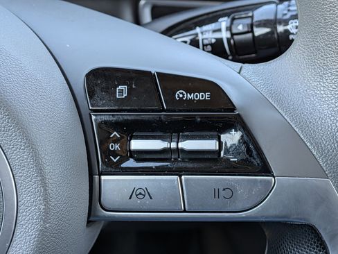 Used 2023 Hyundai Elantra SEL image 14