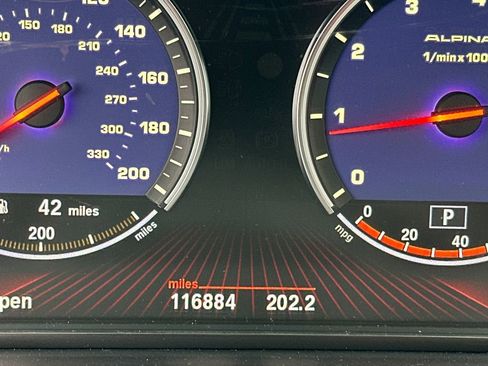 Used 2011 BMW 750i image 27