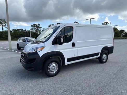 Used 2025 RAM ProMaster 2500 w/ Convenience Group FWD image 7
