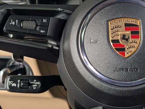 Certified 2025 Porsche Macan S image 37