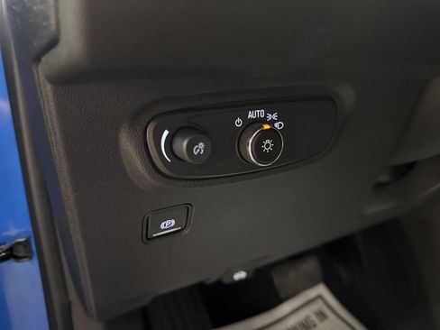Used 2024 GMC Terrain SLE AWD/4WD image 22