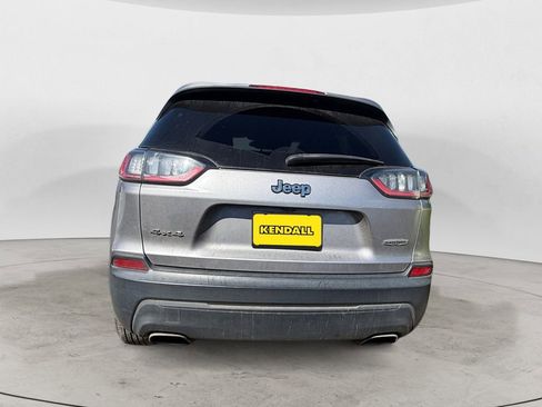 Used 2019 Jeep Cherokee Latitude w/ Cold Weather Group AWD/4WD image 3