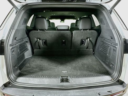 Used 2025 Buick Enclave Preferred FWD image 30