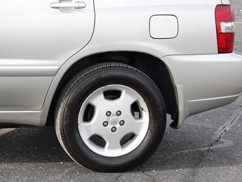 Used 2005 Toyota Highlander Limited AWD/4WD image 16