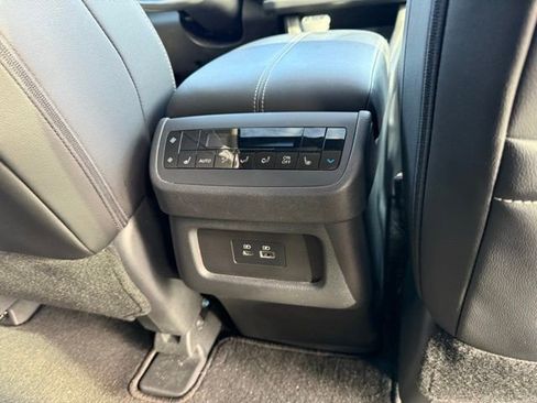 Used 2024 Nissan Pathfinder SL w/ SL Premium Package image 25