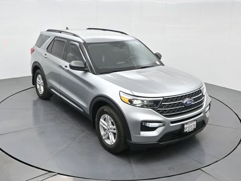 Used 2024 Ford Explorer XLT RWD image 44