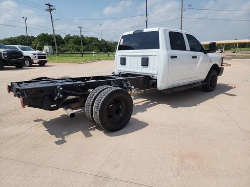 Used 2024 RAM 3500 Tradesman w/ Chrome Appearance Group AWD/4WD image 3