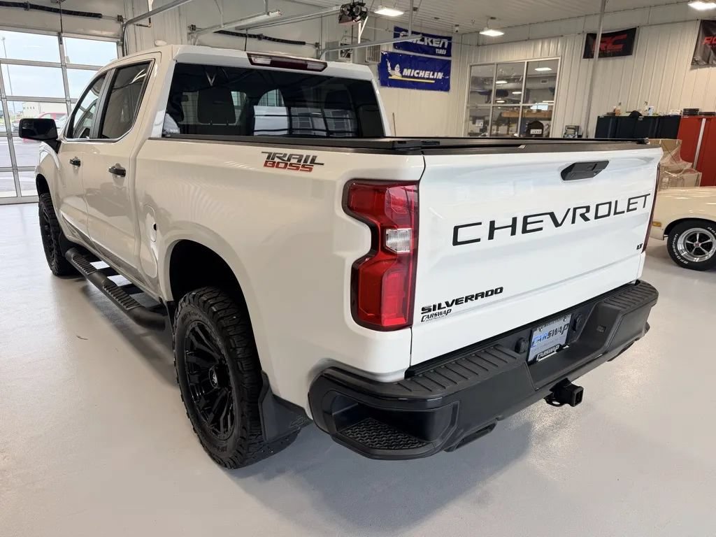 Used 2021 Chevrolet Silverado 1500 LT Trail Boss w/ LPO, Dark Essentials Package AWD/4WD image 7