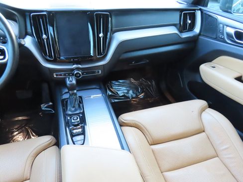 Used 2019 Volvo XC60 T5 Inscription w/ Protection Package Premier image 11