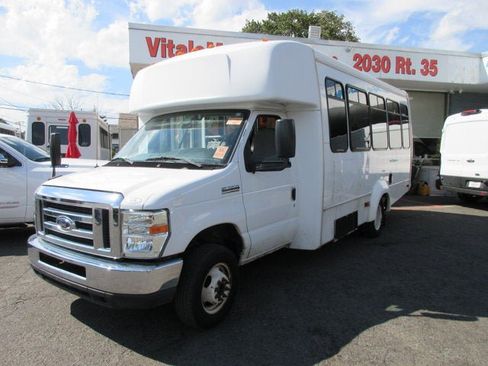 Used 2017 Ford E-350 and Econoline 350 Super Duty w/ Shuttle Bus Prep Package RWD image 1