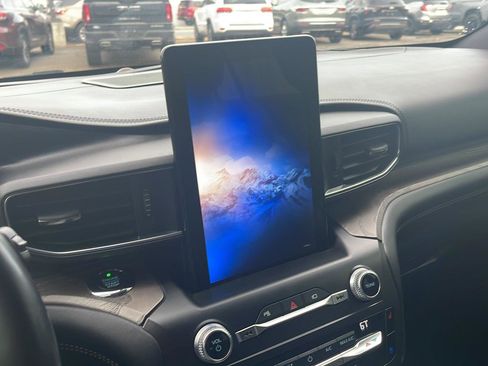 Used 2020 Ford Explorer Platinum w/ Premium Technology Package image 8