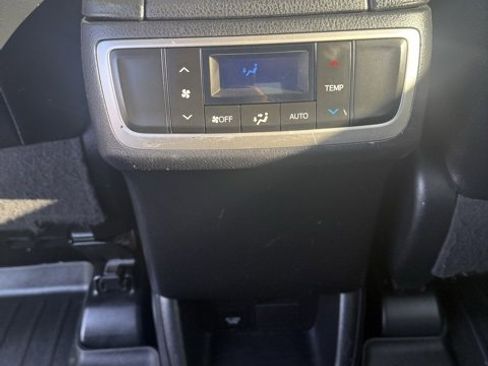 Used 2016 Toyota Highlander XLE image 39