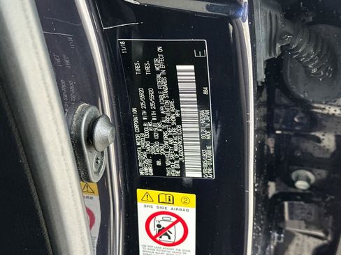 Used 2019 Lexus RX 350L w/ Premium Package image 36