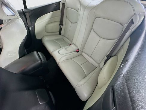 Used 2011 INFINITI G37 Convertible w/ Premium Pkg RWD image 32