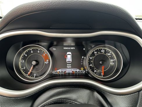 Used 2017 Jeep Cherokee Trailhawk image 31