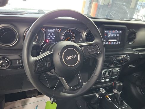 Used 2023 Jeep Wrangler Sport AWD/4WD image 9