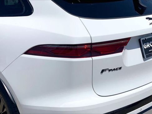 Used 2023 Jaguar F-PACE R-Dynamic S AWD/4WD image 29