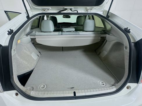 Used 2015 Toyota Prius Five w/ Advanced Technology Package FWD image 27