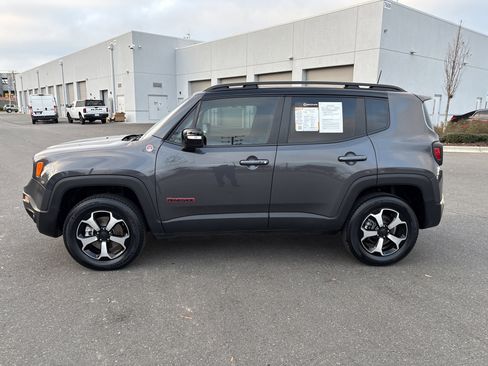 Used 2022 Jeep Renegade Trailhawk image 6