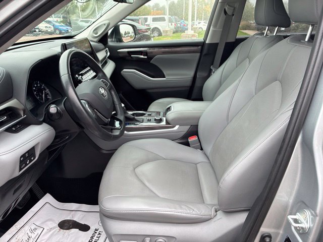 Used 2020 Toyota Highlander Limited AWD/4WD image 5