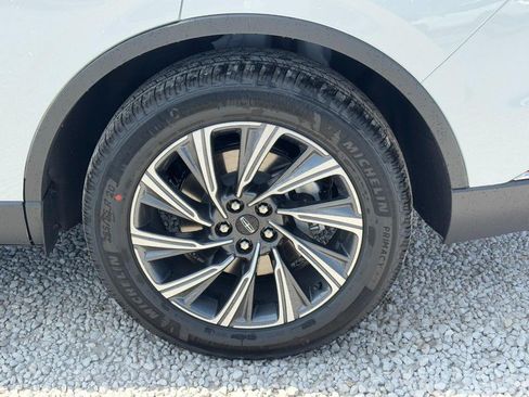 New 2026 Lincoln Aviator AWD image 9