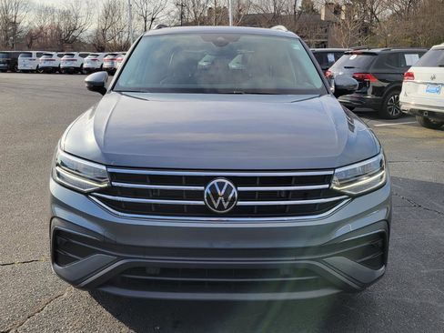 Used 2022 Volkswagen Tiguan SE image 10