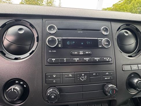 Used 2016 Ford F550 4x4 Regular Cab Super Duty image 31